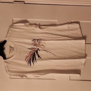 NWT. Liz Claiborne. White palm leaf print t-shirt. XL